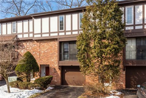 Photo of 314 Woodbridge Dr, Pittsburgh, PA 15237 (MLS # 1740707)