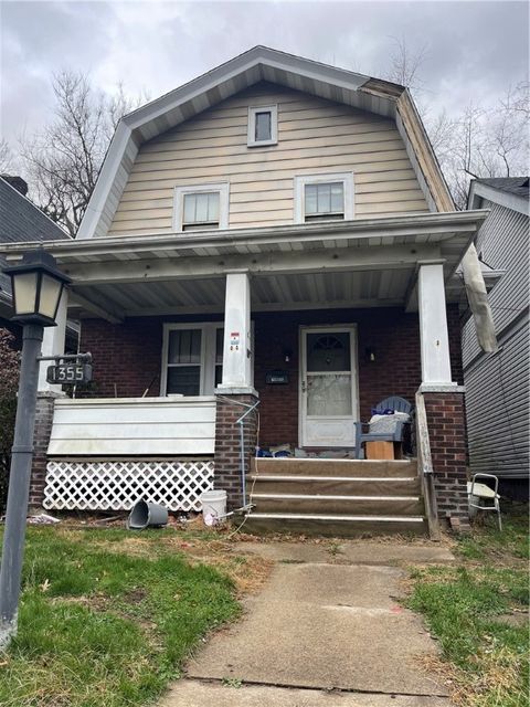 Photo of 1355 Jeffers St, Pittsburgh, PA 15204 (MLS # 1732303)