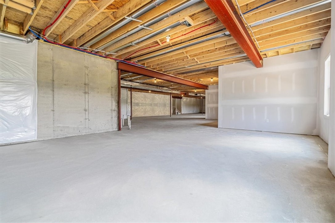 Cecil, Pennsylvania 15317, United States, 5 Bedrooms Bedrooms, ,4 BathroomsBathrooms,Residential,Active,230788