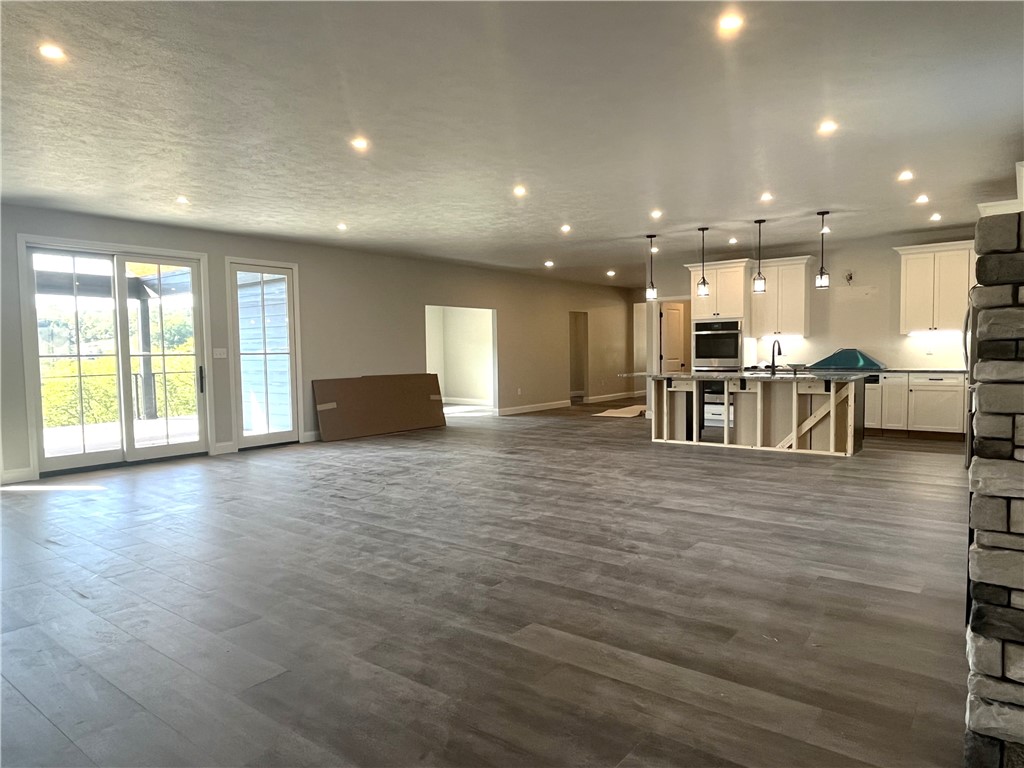 Cecil, Pennsylvania 15317, United States, 5 Bedrooms Bedrooms, ,4 BathroomsBathrooms,Residential,Active,230788