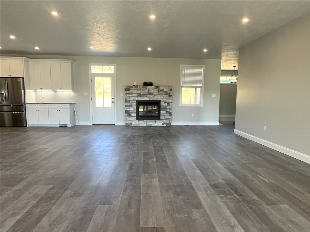 Cecil, Pennsylvania 15317, United States, 5 Bedrooms Bedrooms, ,4 BathroomsBathrooms,Residential,Active,230788