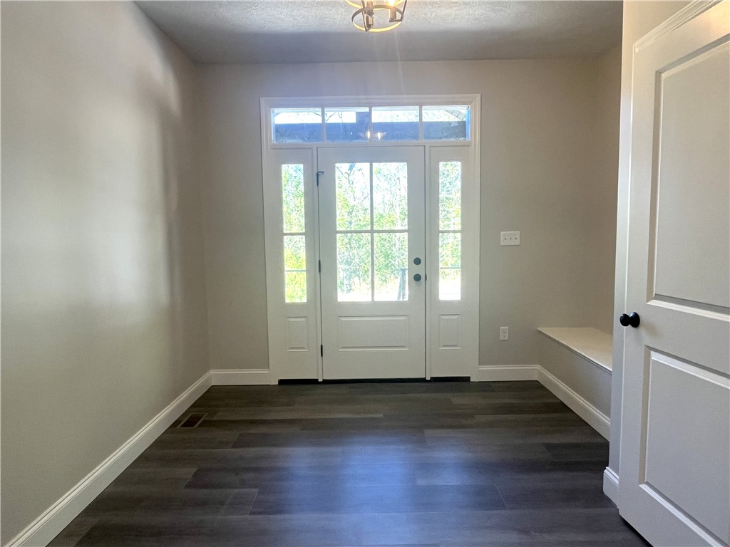 Cecil, Pennsylvania 15317, United States, 5 Bedrooms Bedrooms, ,4 BathroomsBathrooms,Residential,Active,230788