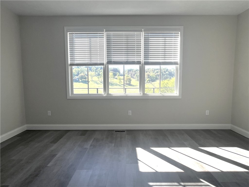 Cecil, Pennsylvania 15317, United States, 5 Bedrooms Bedrooms, ,4 BathroomsBathrooms,Residential,Active,230788