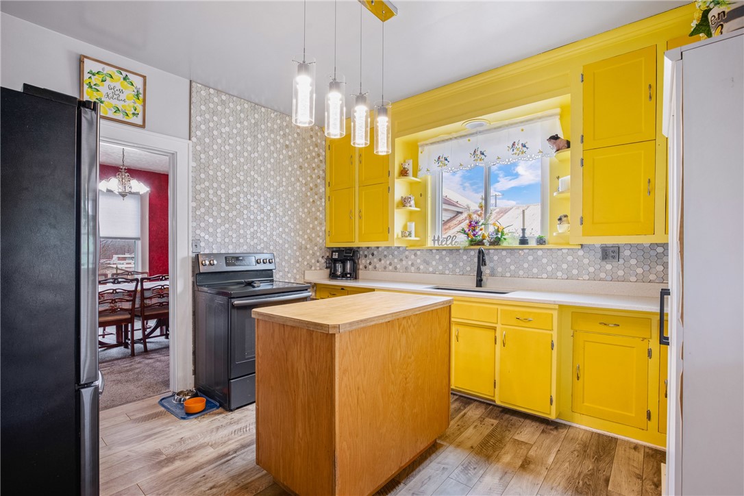 Salisbury, Pennsylvania 15558, United States, 3 Bedrooms Bedrooms, ,2 BathroomsBathrooms,Residential,Pending,100729