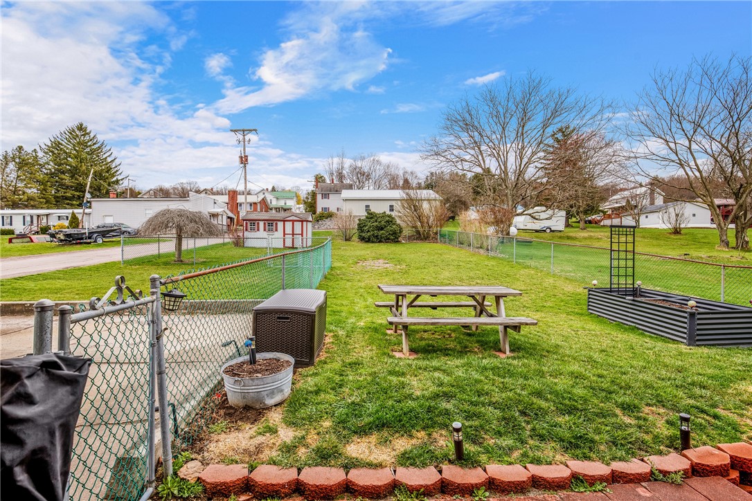 Salisbury, Pennsylvania 15558, United States, 3 Bedrooms Bedrooms, ,2 BathroomsBathrooms,Residential,Pending,100729