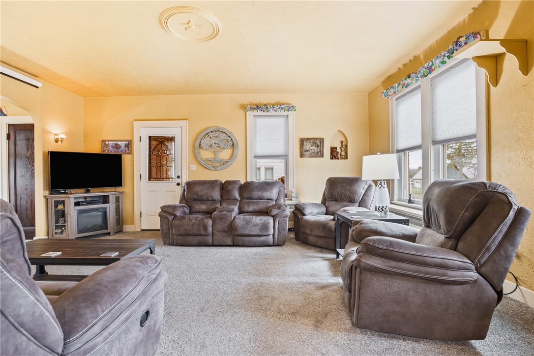 Salisbury, Pennsylvania 15558, United States, 3 Bedrooms Bedrooms, ,2 BathroomsBathrooms,Residential,Pending,100729