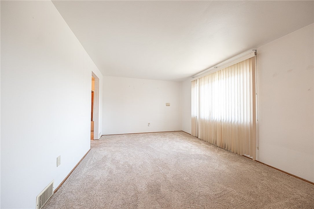 563 MEADOWVALE DRIVE