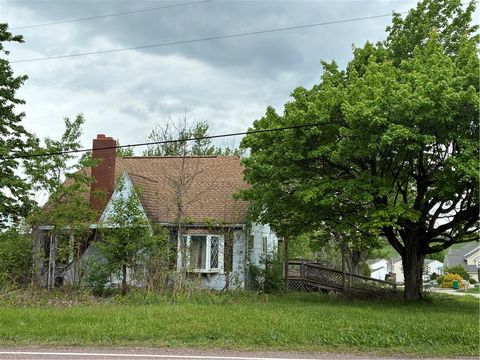 Photo of 105 Lentz Rd, Latrobe, PA 15650 (MLS # 1751699)