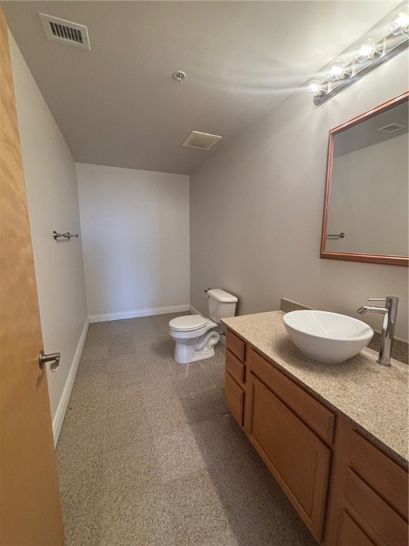 306 4th Ave 1403