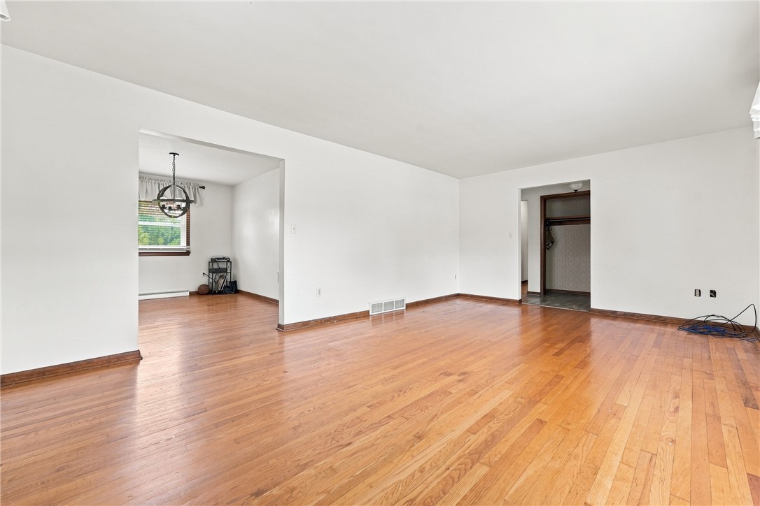 125 W Rockenstein Ave