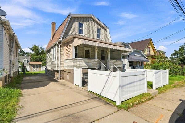 1435 CONROY ST, MC KEES ROCKS, PA 15136 - Image a856dc83d751e1aa7958d705c206d64e/98154564