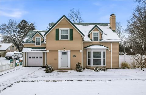 Photo of 1283 Ashton Rd, Sharon, PA 16146 (MLS # 1732997)