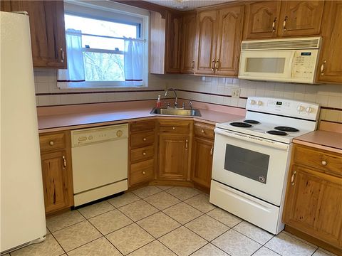 Photo of 705 Redstone Dr, Allison Park, PA 15101 (MLS # 1744497)