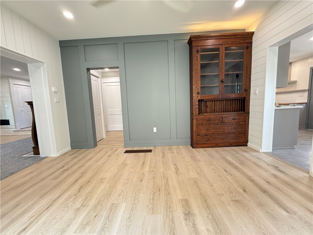 Mercer Boro, Pennsylvania 16137, United States, 4 Bedrooms Bedrooms, ,2 BathroomsBathrooms,Residential,Active,173460