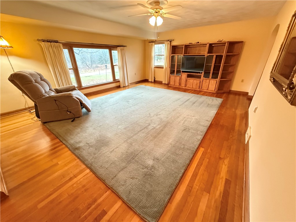 Sugar Grove Twp, Pennsylvania 16125, United States, 3 Bedrooms Bedrooms, ,1 BathroomBathrooms,Residential,Active,241778