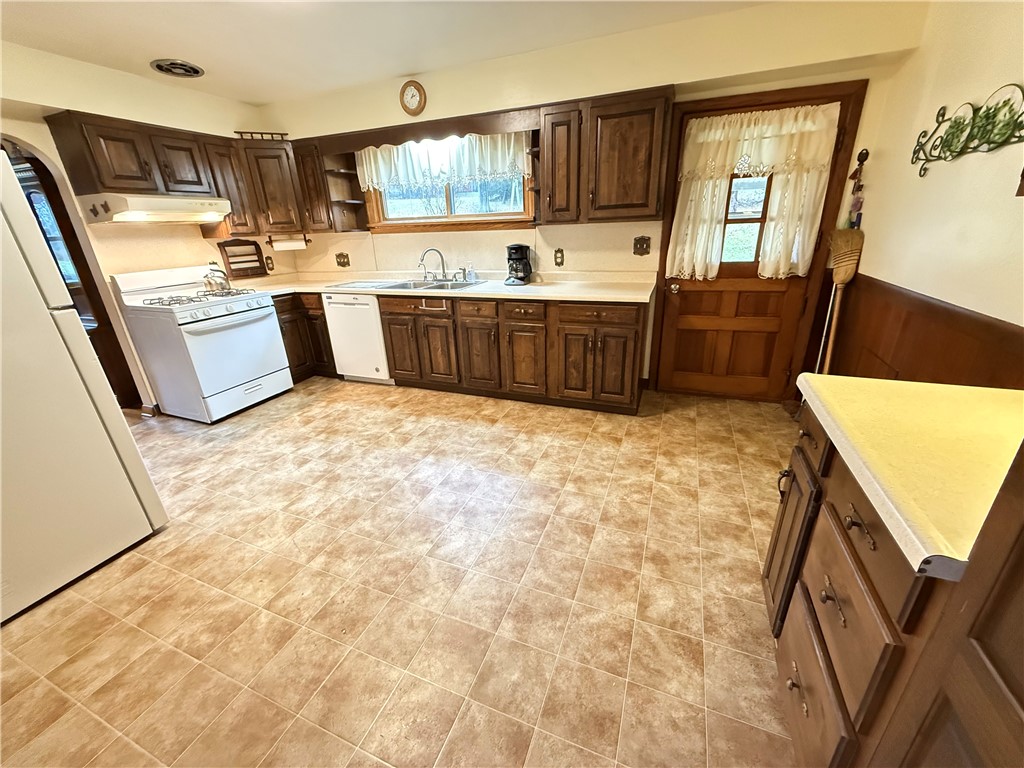 Sugar Grove Twp, Pennsylvania 16125, United States, 3 Bedrooms Bedrooms, ,1 BathroomBathrooms,Residential,Active,241778