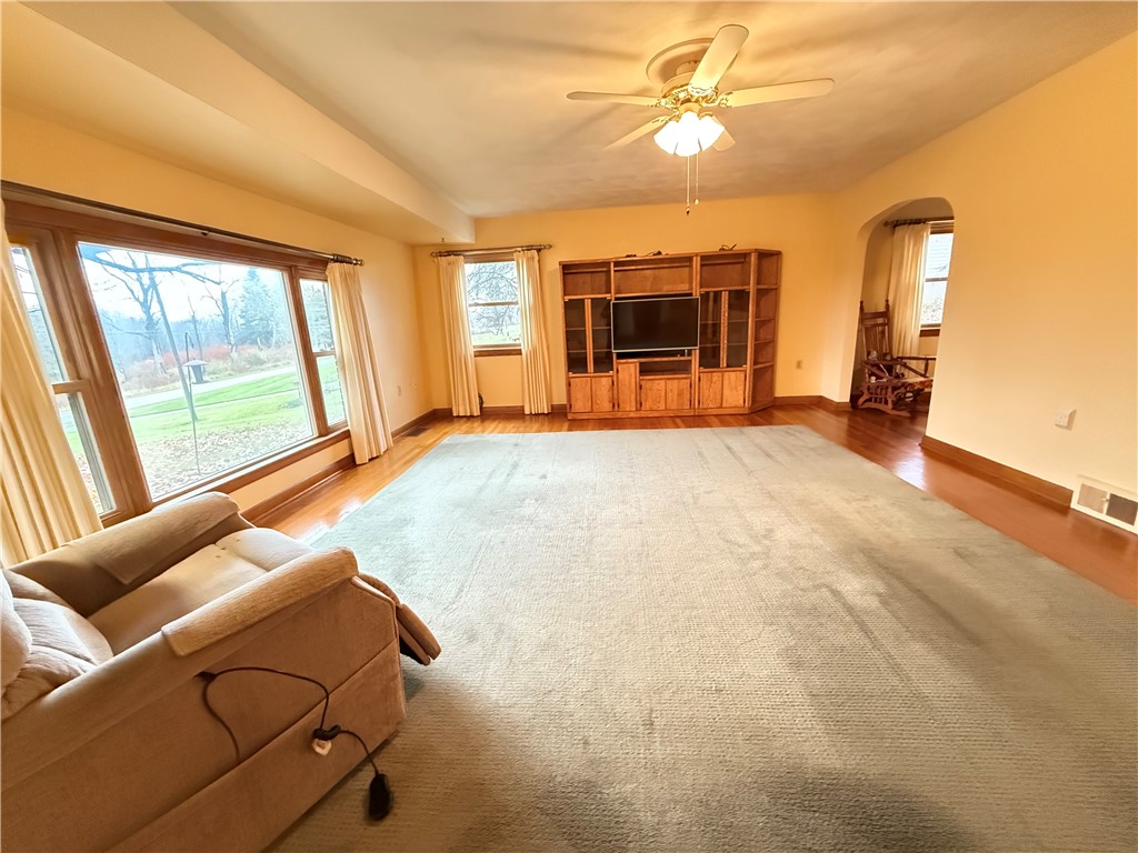 Sugar Grove Twp, Pennsylvania 16125, United States, 3 Bedrooms Bedrooms, ,1 BathroomBathrooms,Residential,Active,241778