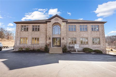 109 Gateway Ave #202 Pine Twp - NAL PA 15090