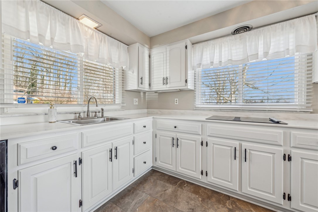 Hempfield Twp - Wml, Pennsylvania 15601, United States, 3 Bedrooms Bedrooms, ,3 BathroomsBathrooms,Residential,Contingent,3644