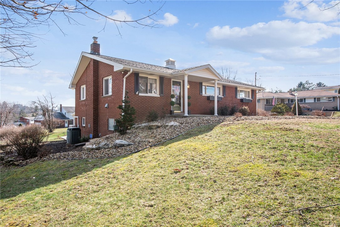 Hempfield Twp - Wml, Pennsylvania 15601, United States, 3 Bedrooms Bedrooms, ,3 BathroomsBathrooms,Residential,Contingent,3644