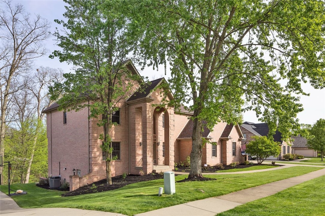 163 Oakview Dr