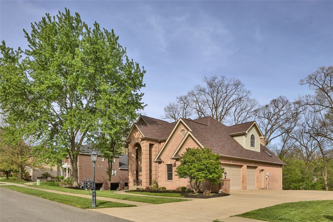 163 Oakview Dr