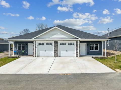 Condo For Sale - 8 Barrington Court<br/> Monaca, PA 15061