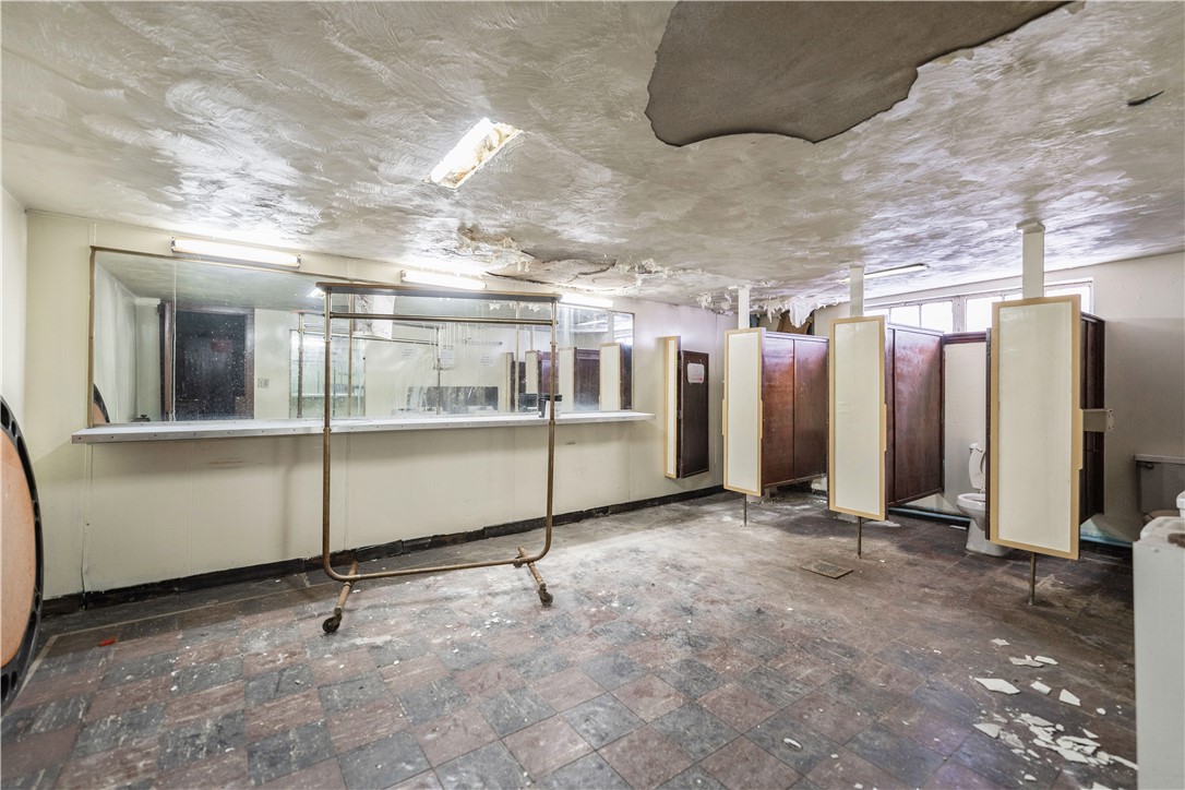 Ambridge, Pennsylvania 15003, United States, ,Commercial,Active,38065