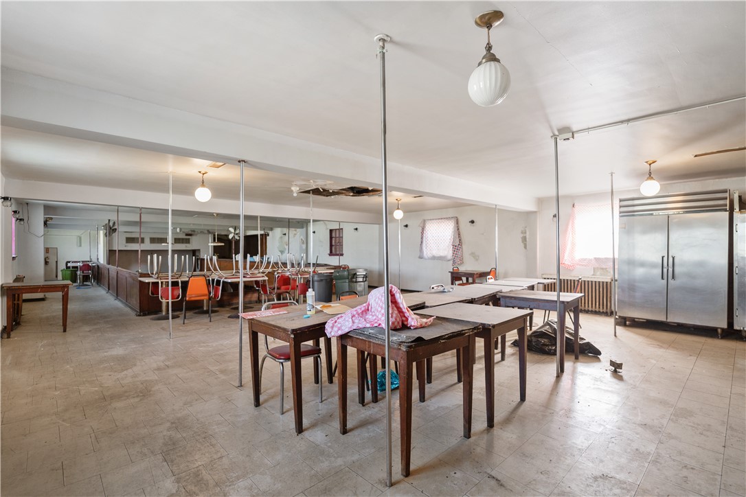 Ambridge, Pennsylvania 15003, United States, ,Commercial,Active,38065