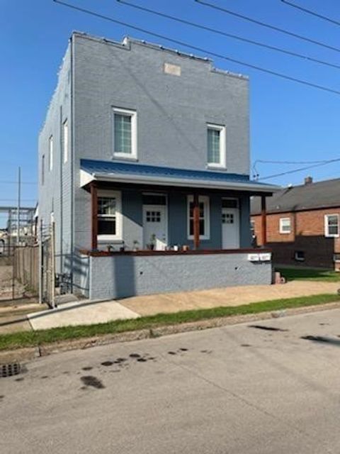 Photo of 56 Franklin Ave, Ellwood City, PA 16117 (MLS # 1729305)