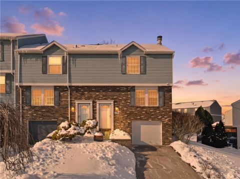 2518 Hawthorne Dr North Fayette PA 15071