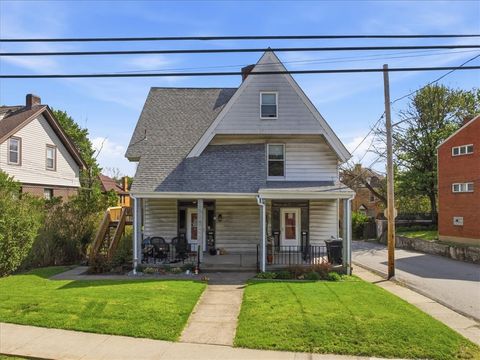 Photo of 1157-1159 Davis Ave, Pittsburgh, PA 15212 (MLS # 1749996)