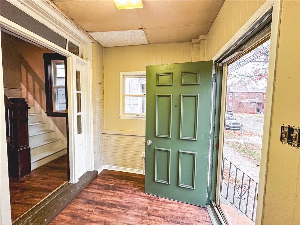 Photo of 276 13th St #1, Ambridge, PA 15003 (MLS # 1733361)