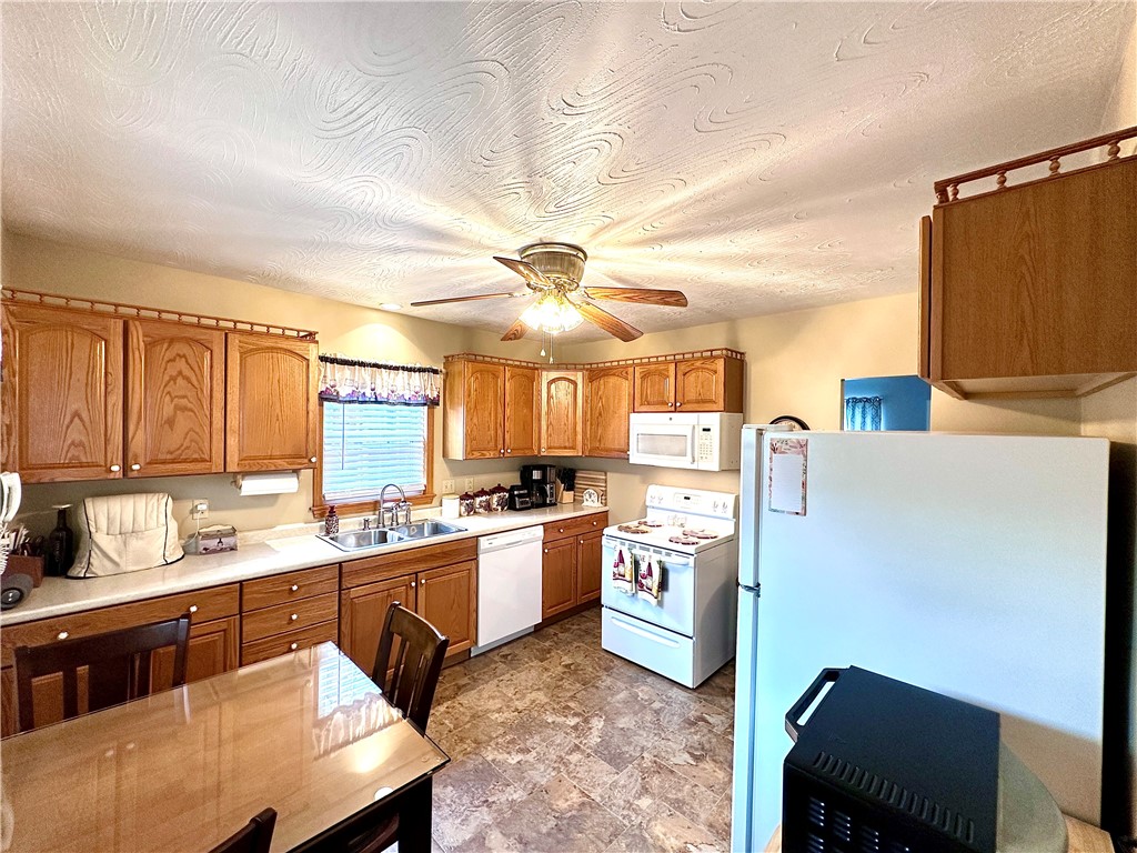 Neshannock Twp, Pennsylvania 16105, United States, 3 Bedrooms Bedrooms, ,2 BathroomsBathrooms,Residential,Active,156913