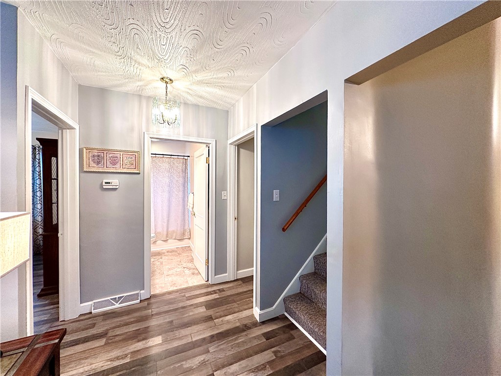 Neshannock Twp, Pennsylvania 16105, United States, 3 Bedrooms Bedrooms, ,2 BathroomsBathrooms,Residential,Active,156913