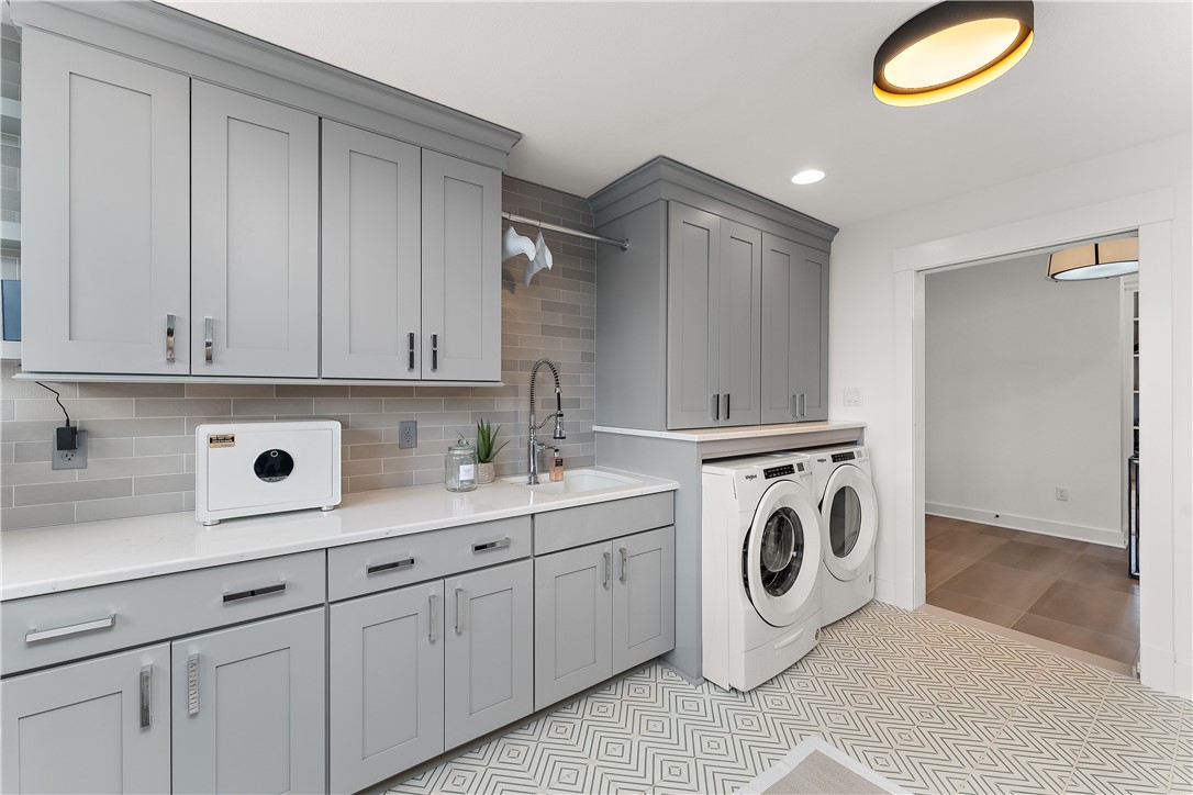 Pine Twp - Nal, Pennsylvania 15044, United States, 6 Bedrooms Bedrooms, ,6 BathroomsBathrooms,Residential,Active,28818