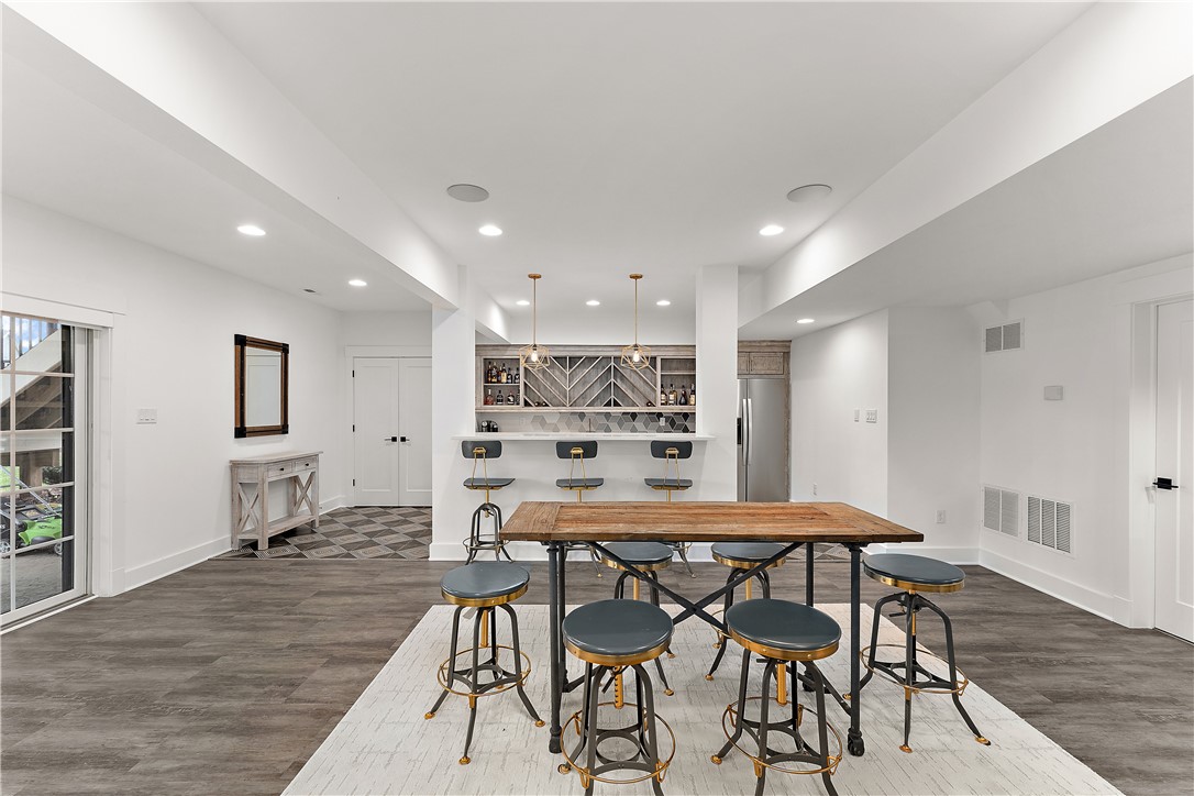 Pine Twp - Nal, Pennsylvania 15044, United States, 6 Bedrooms Bedrooms, ,6 BathroomsBathrooms,Residential,Active,28818