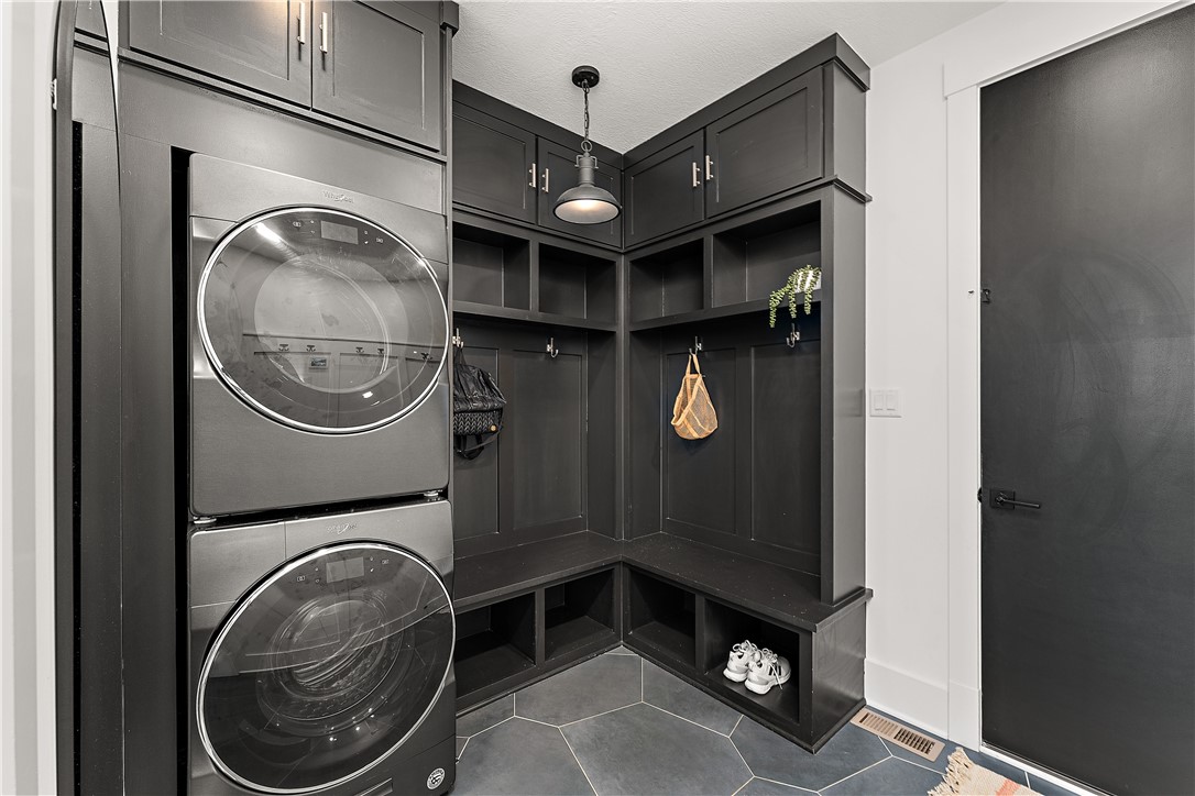 Pine Twp - Nal, Pennsylvania 15044, United States, 6 Bedrooms Bedrooms, ,6 BathroomsBathrooms,Residential,Active,28818