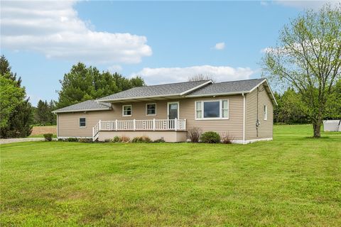 Photo of 240 Hamburg Rd, Greenville, PA 16125 (MLS # 1751550)