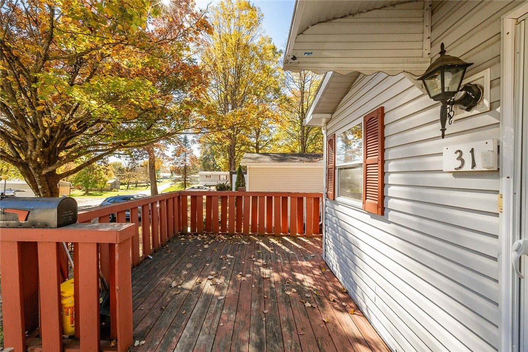 31 Emerald Dr