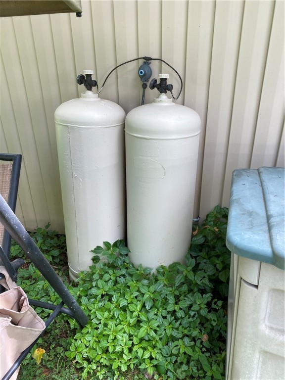 Fallowfield, Pennsylvania 16131, United States, 3 Bedrooms Bedrooms, ,1 BathroomBathrooms,Residential,Contingent,46546