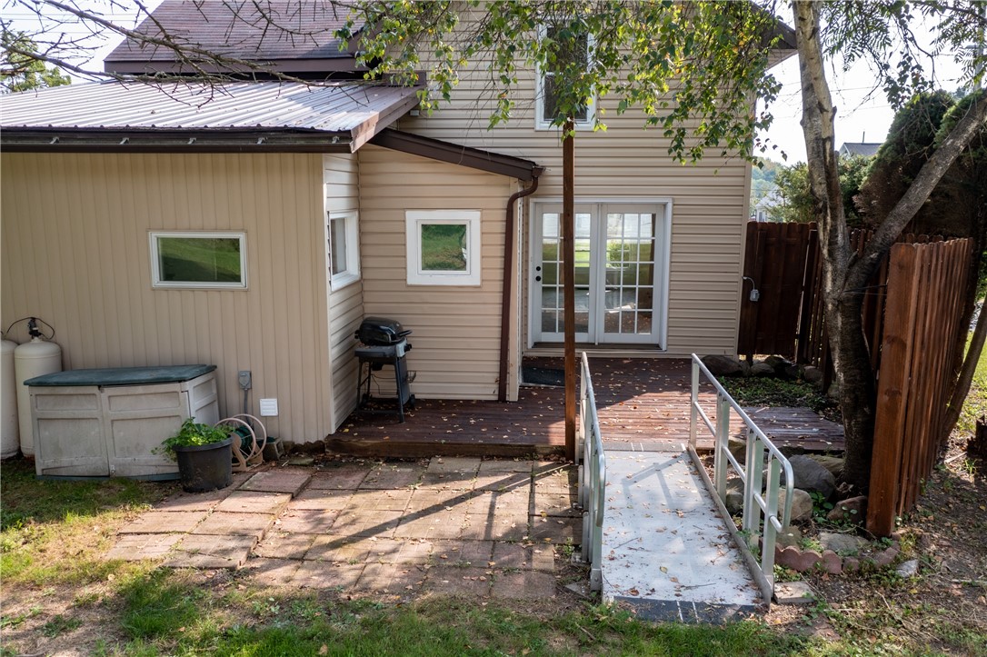 Fallowfield, Pennsylvania 16131, United States, 3 Bedrooms Bedrooms, ,1 BathroomBathrooms,Residential,Contingent,46546