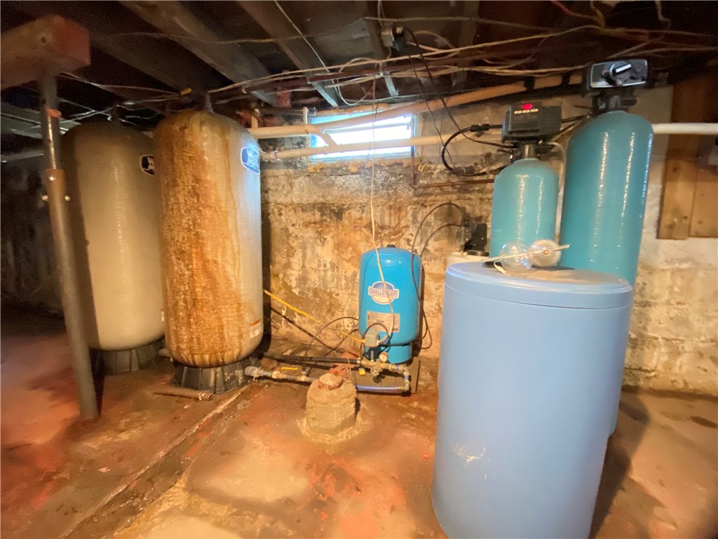 Fallowfield, Pennsylvania 16131, United States, 3 Bedrooms Bedrooms, ,1 BathroomBathrooms,Residential,Contingent,46546