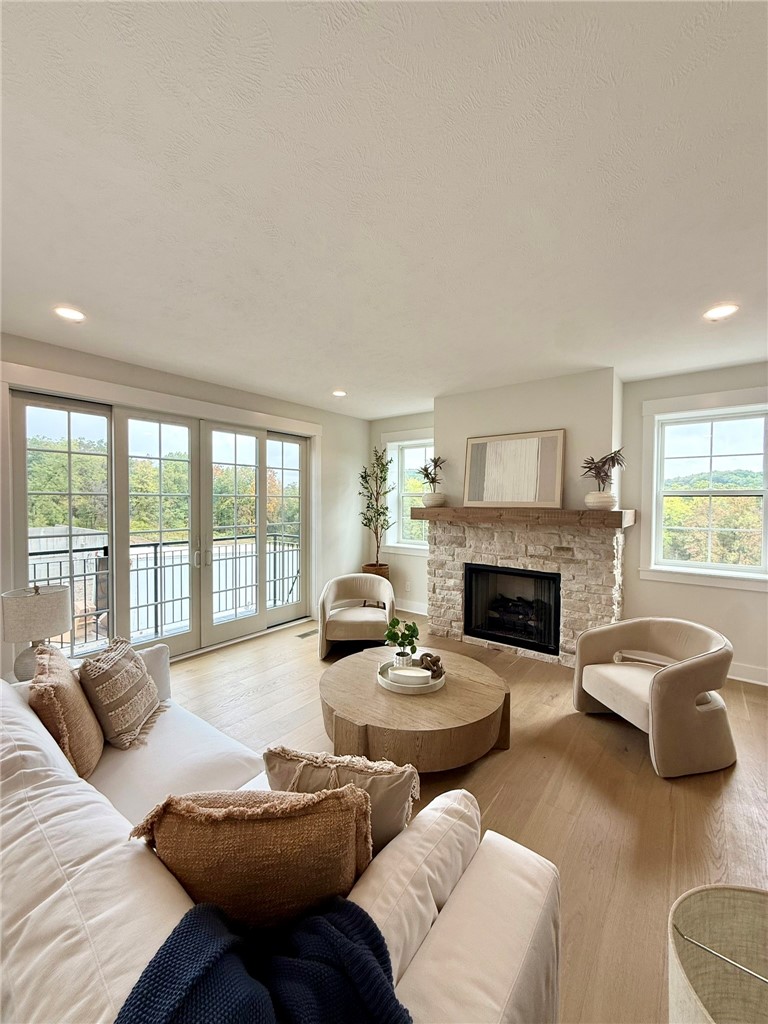 3028 Greeneview Lane