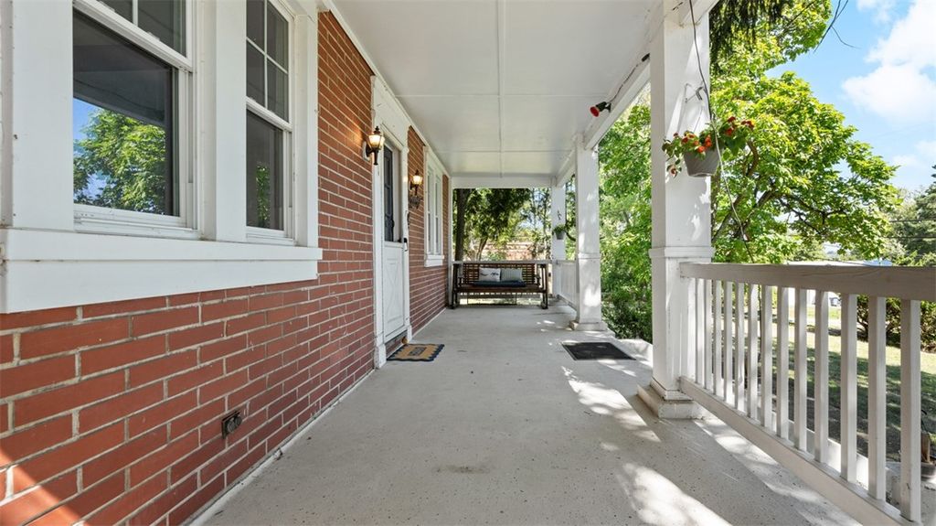 Photo of 2410 Willowbrok Rd, Pittsburgh, PA 15241 (MLS # 1749526)