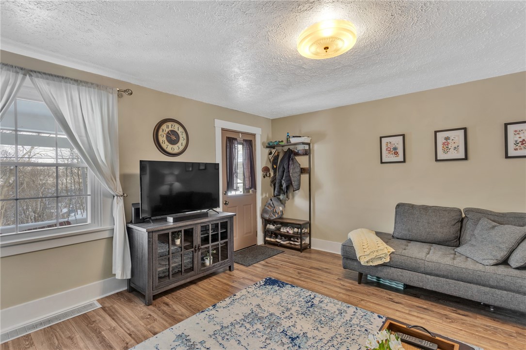 1604 Edgewood Ave, Coraopolis, Pennsylvania image 11