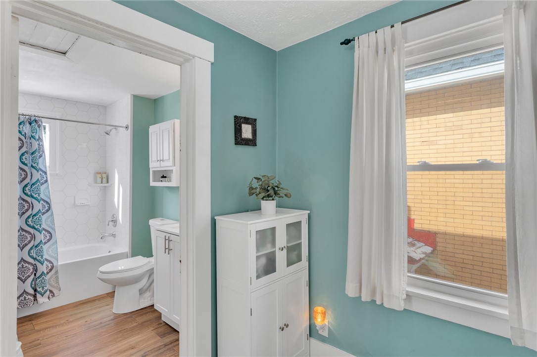 1604 Edgewood Ave, Coraopolis, Pennsylvania image 28