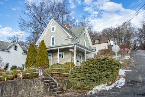 Photo of 400 W Fulton St, Butler, PA 16001 (MLS # 1736753)