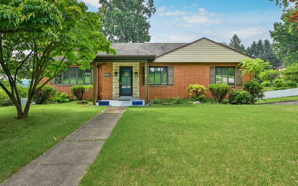 2200 WILLIAM PENN HWY, PITTSBURGH, PA 15235 - Image a9da1e3f9828fbc66cb1024ed8cd0d5e/1947282992