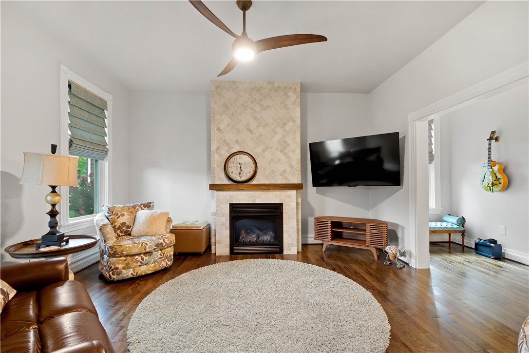 Coraopolis, Pennsylvania 15108, United States, 4 Bedrooms Bedrooms, ,2 BathroomsBathrooms,Residential,Active,163799